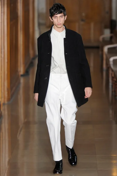 Look 19